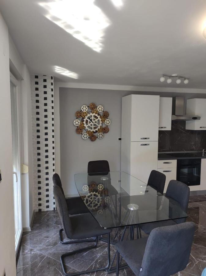 Modern Apartment Ana Rovinj Exterior photo