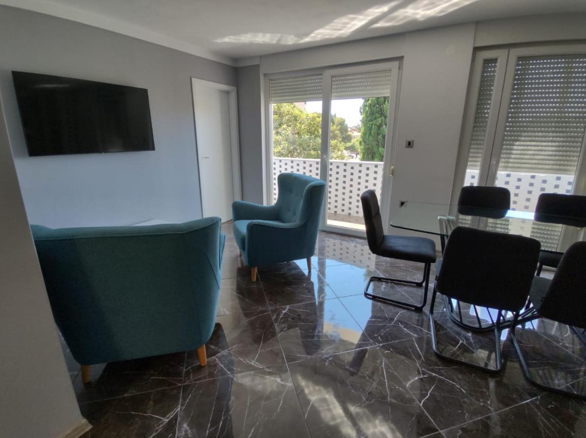Modern Apartment Ana Rovinj Exterior photo