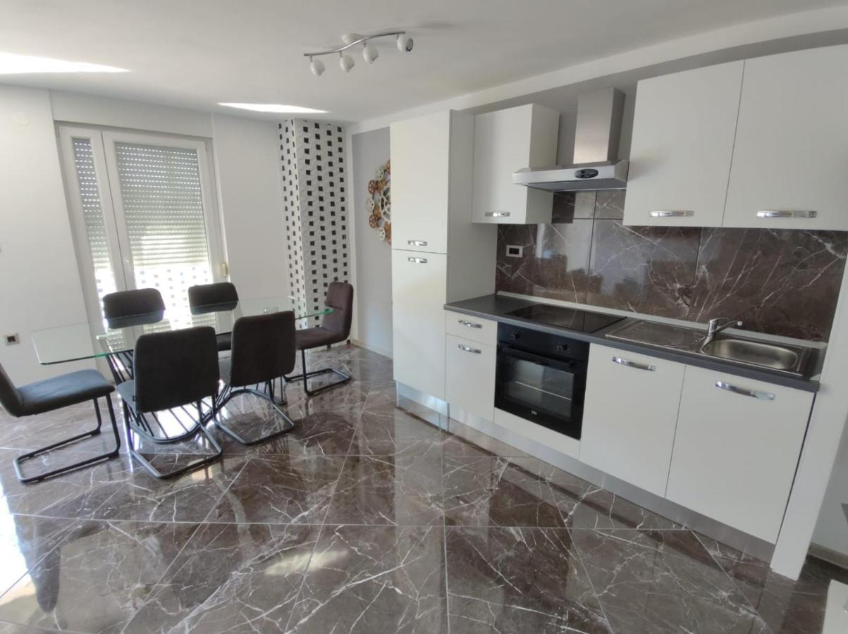 Modern Apartment Ana Rovinj Exterior photo
